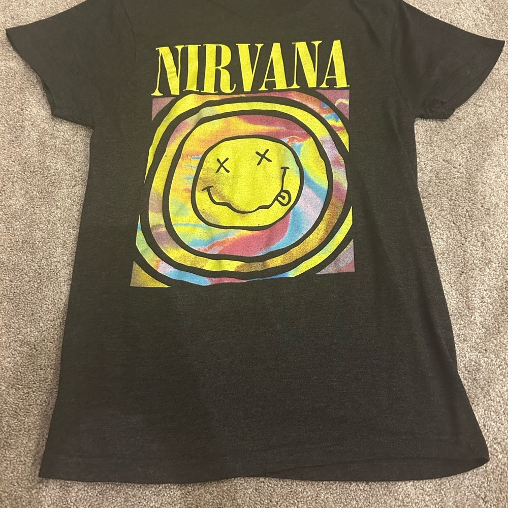 ❌sold❌New Nirvana Women’s Black Graphic T-Shirt Size Small Soft Crewneck